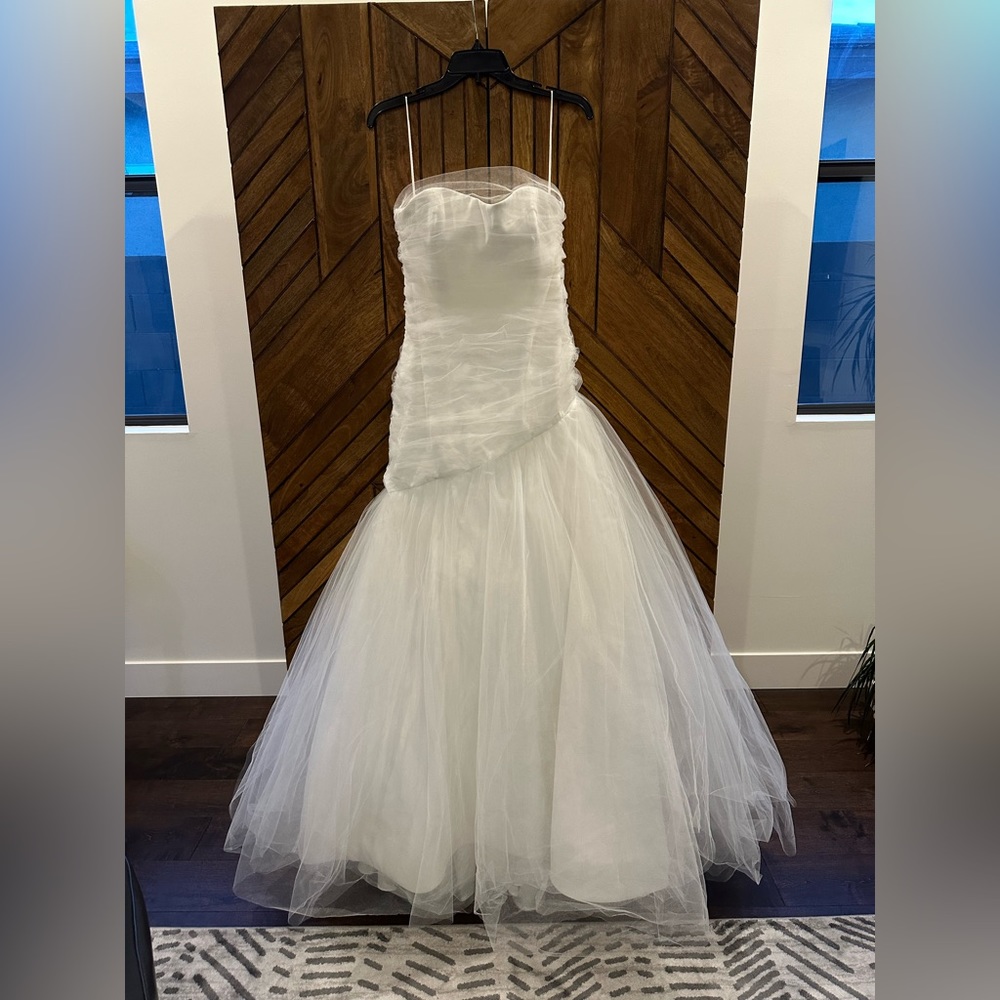 NEW Christian Siriano Strapless Wedding Gown.